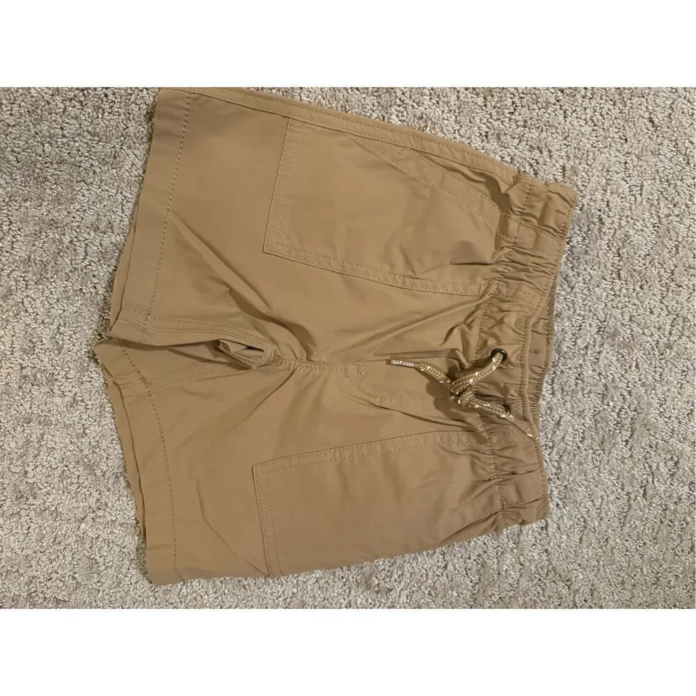Gap boys 3T hybrid shorts with QuickDry in mojave. New without tags